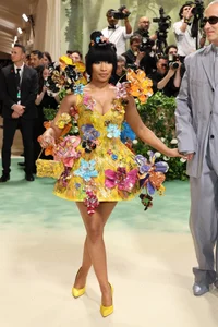 Unforgettable Met Gala Moments: Exploring the Most Unique and Avant-Garde Red Carpet Outfits - image 2