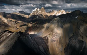 Breathtaking Landscapes of the Andes Mountains: Exploring Peru's Rainbow Mountain, Machu Picchu, and the Cordillera Blanca's Stunning Natural Beauty - image 3