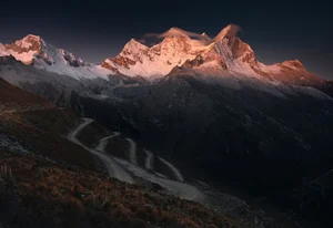 Breathtaking Landscapes of the Andes Mountains: Exploring Peru's Rainbow Mountain, Machu Picchu, and the Cordillera Blanca's Stunning Natural Beauty - image 2