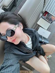 Vu Thanh Quynh's Incredible Fashion Transformation Following Her Famous Beauty Makeover - image 1