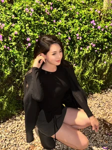 Vu Thanh Quynh's Incredible Fashion Transformation Following Her Famous Beauty Makeover - image 4