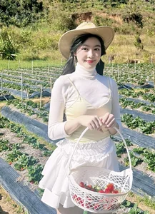 Lọ Lem: The Radiant 18-Year-Old Daughter of MC Quyền Linh Captivates the Public - image 2