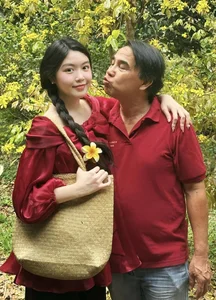 Lọ Lem: The Radiant 18-Year-Old Daughter of MC Quyền Linh Captivates the Public - image 9