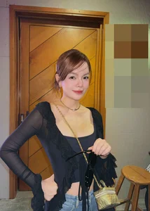 The Allure of Pham Quynh Anh: A Timeless Beauty at Age 41 - image 0