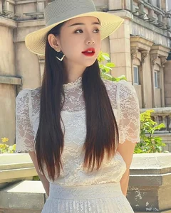 Timeless Beauty: Former Viral Star Showcases Stunning Bikini Figure in Her 30s - image 10