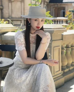 Timeless Beauty: Former Viral Star Showcases Stunning Bikini Figure in Her 30s - image 9
