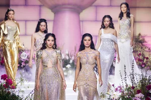Dinh Ngoc Diep Makes Stunning Catwalk Return: Ageless Beauty and Elegance on the Runway at Nearly 40 - image 5