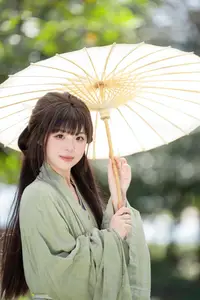 Asian Beauty: Sai Xi Xi Li Ma in Elegant Green Hanfu – YiTuYu Vol.8747 Collection - image 23