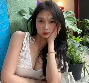 Gia Lai's Rising Fashion Star Proves Confidence Outshines Height in Bold Outfits - image 7