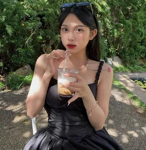 Gia Lai's Rising Fashion Star Proves Confidence Outshines Height in Bold Outfits - image 0