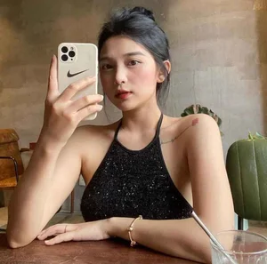 Gia Lai's Rising Fashion Star Proves Confidence Outshines Height in Bold Outfits - image 8