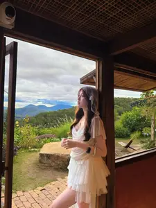 Tang My Han: A Muse's Beauty Amidst Golden Rice Fields, A Breathtaking Moment - image 5
