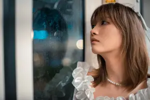 YiTuYu Vol.8790: Pao Pao Xiao Mie – Contemplative Beauty in Pristine White Dress - image 11
