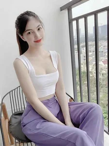 Stunning Summer Swimwear Gallery: Lam Dong Influencer Showcases Elegant Beach Style and Long Legs - image 5