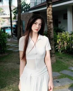 Stunning Summer Swimwear Gallery: Lam Dong Influencer Showcases Elegant Beach Style and Long Legs - image 7