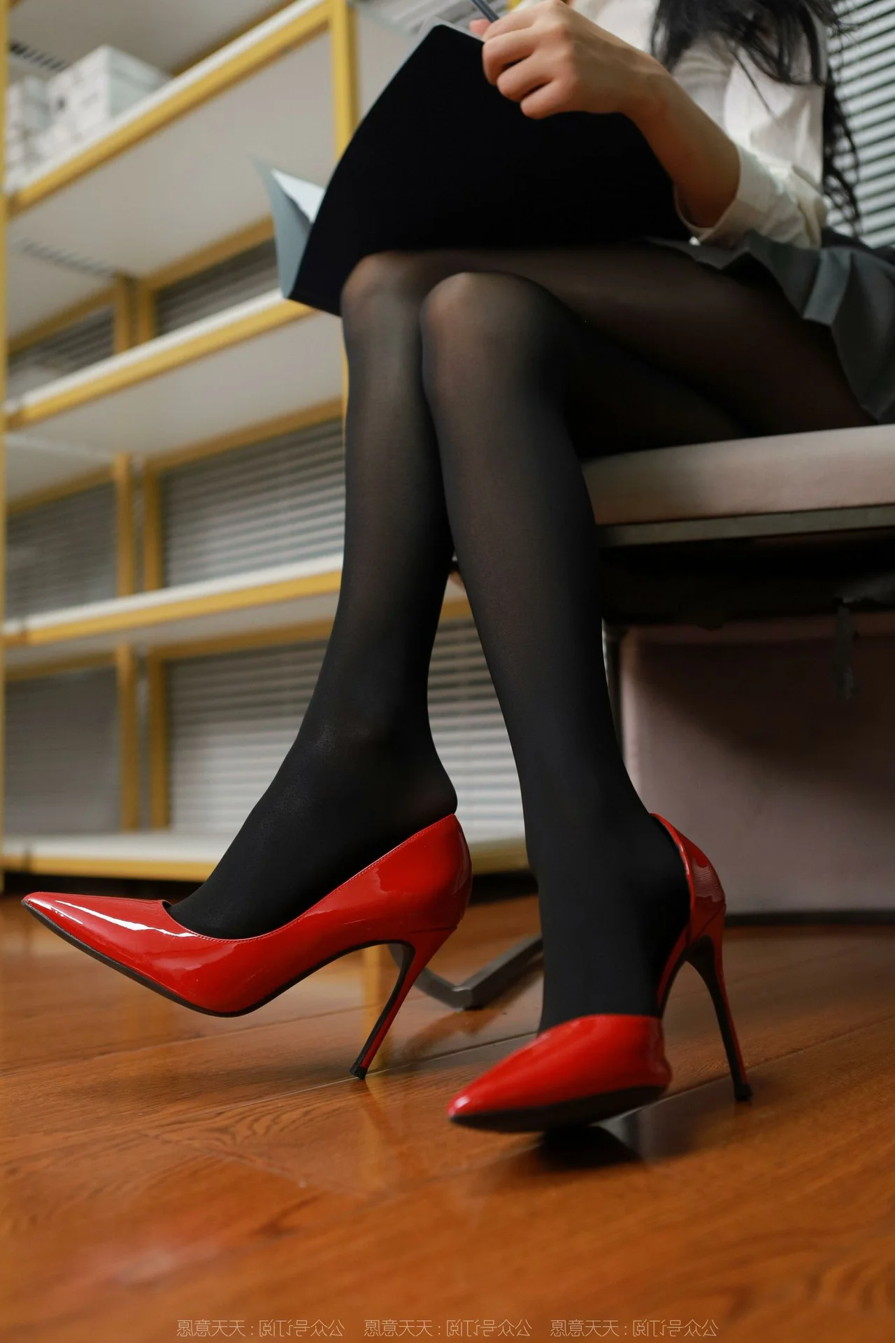 Dan Dan Red High Heels Collection - IESS Professional Gallery