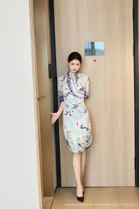 XiuRen No.10654: Yi Tian Tian's Alluring Elegance in Modern Qipao - image 8