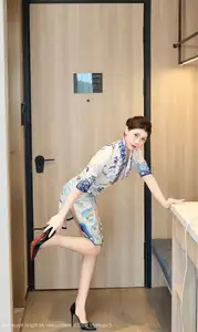 XiuRen No.10654: Yi Tian Tian's Alluring Elegance in Modern Qipao - image 11