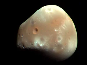 Discover the 20 Most Remarkable Moons in Our Solar System: From Volcanic Worlds to Hidden Subsurface Oceans - image 0