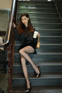 Jia Ye Embodies Elegance in the Goddess Descends IESS Collection - image 44