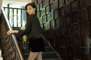 Jia Ye Embodies Elegance in the Goddess Descends IESS Collection - image 30