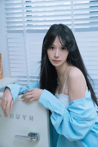 YiTuYu Art Language Vol.7802: Discover the Grace of Ting Ting - image 1