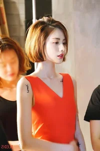 The Price of Perfection: Why the World's Most Beautiful Woman Faces Unprecedented Social Pressure - image 7