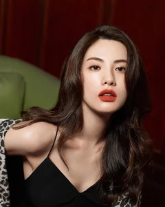 The Price of Perfection: Why the World's Most Beautiful Woman Faces Unprecedented Social Pressure - image 11