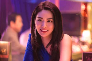 The Price of Perfection: Why the World's Most Beautiful Woman Faces Unprecedented Social Pressure - image 8