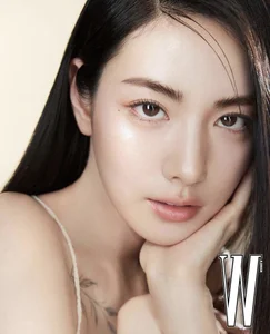 The Price of Perfection: Why the World's Most Beautiful Woman Faces Unprecedented Social Pressure - image 13