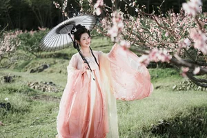 YiTuYu艺图语 Art Language Vol.10199 Featuring Yang Yang Yang Ya - image 1