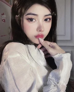 Arena of Valor Gaming Influencer Stuns Community with New Glamorous Lifestyle Gallery - image 6