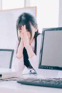 Coser Shimo: Discover Shimo's Secret Office Part02 – Innocent Charm in the Workplace - image 4