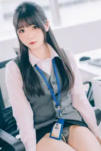 Coser Shimo: Discover Shimo's Secret Office Part02 – Innocent Charm in the Workplace - image 8