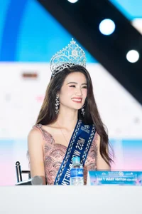 Huynh Tran Y Nhi: The Stunning Transformation of Miss World Vietnam Before Her Australian Journey - image 4