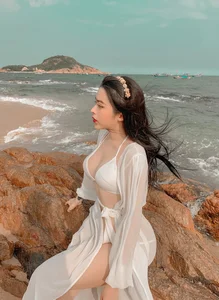 Elegant Portrait Gallery of Huỳnh Lâm Tố Ngân: Celebrating Vietnamese Beauty and Grace - image 12