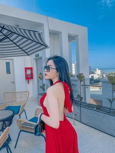 Elegant Portrait Gallery of Huỳnh Lâm Tố Ngân: Celebrating Vietnamese Beauty and Grace - image 15
