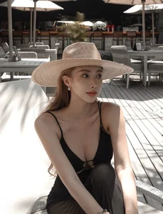The Bold Rise of C-Fashion: Chinese Influencers Redefine Edgy Streetwear Trends - image 5