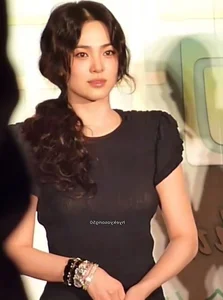 Song Hye Kyo's Iconic Short Hair Look from The World That They Live In: Timeless K-Drama Beauty Inspiration and Retro Style Trends - image 2