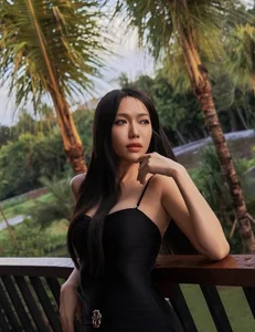 Glamour and Comedy: The Radiant Style Evolution of Nam Thu and Vietnam’s Comedy Stars - image 3