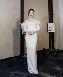 Vietnamese Pop Icon Mỹ Tâm Stuns in Elegant Off-the-Shoulder Fashion Look - image 1