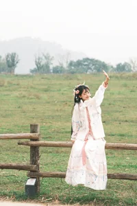 YiTuYu Art Language Vol.6758: Er Liang Feng Yue in Focus - image 0