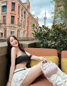 Exploring the Bold and Chic Trends of Thailand’s Most Influential Fashion Icons - image 7