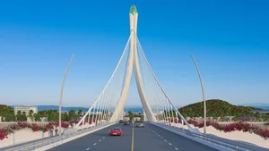 Discover the Stunning New Architecture of Phu Kieng Bridge in Nha Trang - image 0