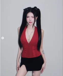 Mai Dora Captivates Fans with Sultry New Indoor Photoshoot Series - image 0