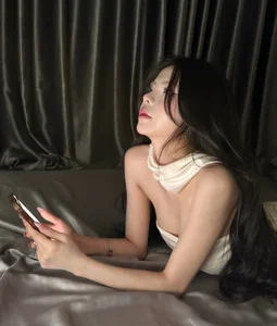 Mai Dora Captivates Fans with Sultry New Indoor Photoshoot Series - image 7