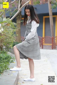 Casual Elegance: IESS Sixiangjia 264 Featuring Model Qiqi in Nude Stockings and Traditional Cloth Shoes - image 56