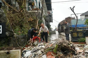 Cat Ba Island Tourism Faces Unprecedented Challenges After Storm - image 7