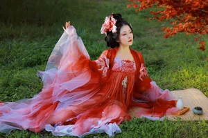YiTuYu Art Language Vol.7038: The Captivating Mao Zi Zi Collection - image 7