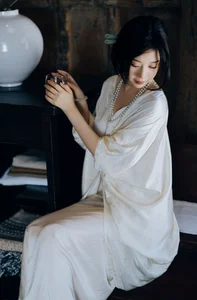 Timeless Beauty and Art: YiTuYu Art Language Vol.7632 featuring Zi Qing - image 2